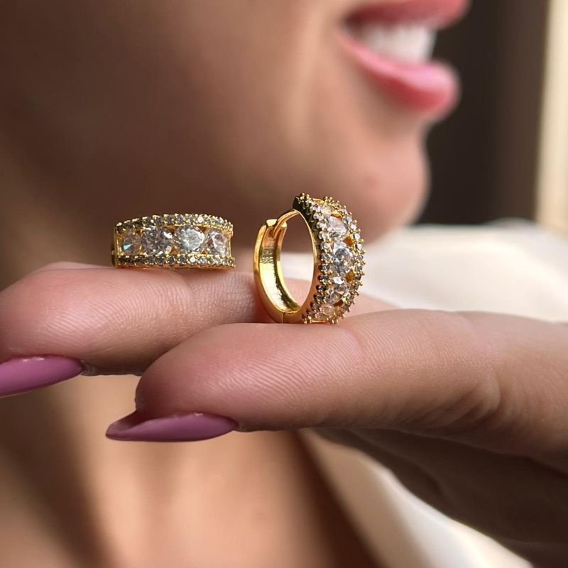 Argola Cravejada Banho Ouro 18k/Prata 925