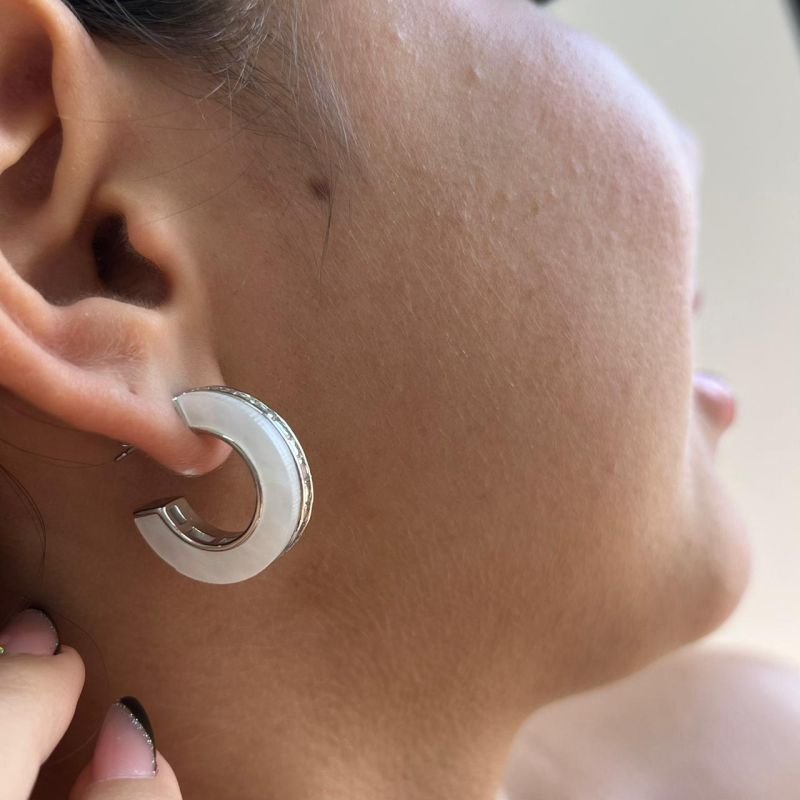 Argola Madrepérola Biju Fina Ródio