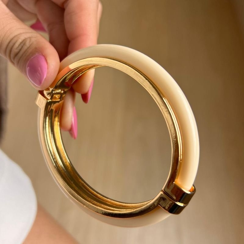 Bracelete Resinado Biju Fina Dourado