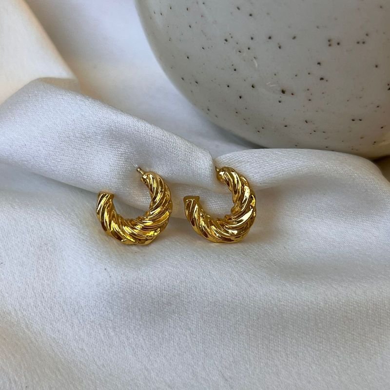 Brinco Biju Fina Dourado