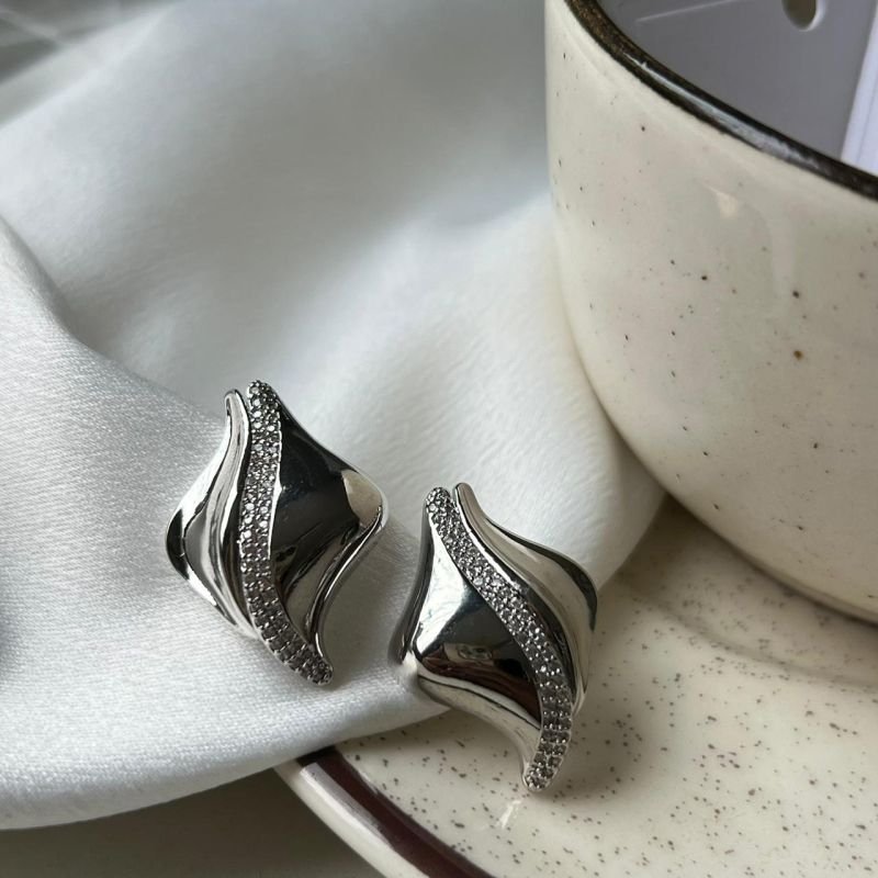 Brinco Biju Fina Dourado/Ródio