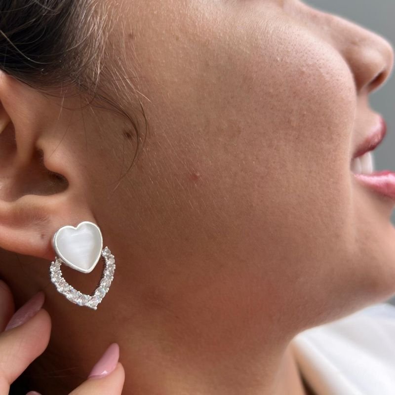 Brinco Coração Madrepérola c/ Zircônia Banho Ouro 18k/Prata 925