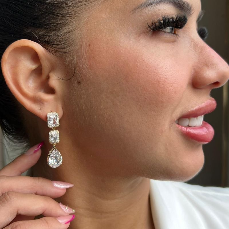 Brinco Cravejado Biju Fina Dourado