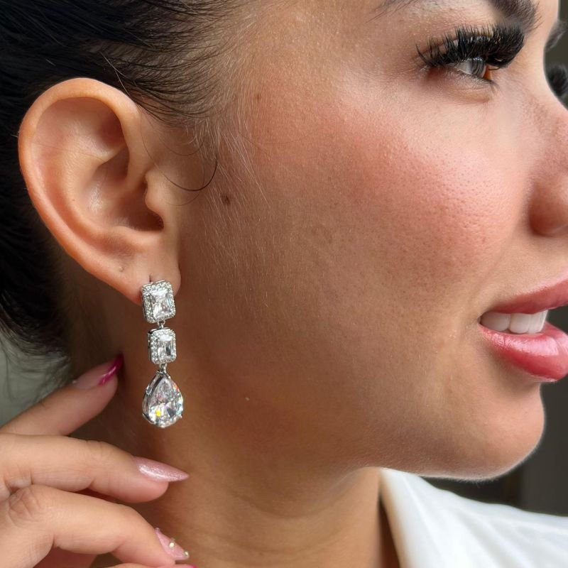 Brinco Cravejado Biju Fina Dourado