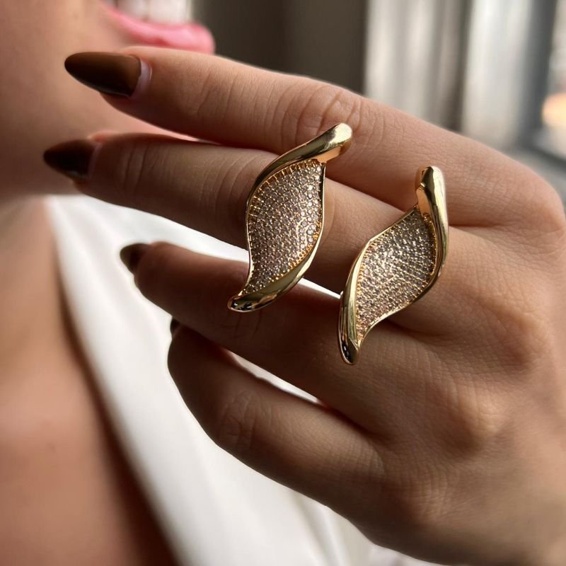 Brinco Cravejado Biju Fina Dourado/Ródio
