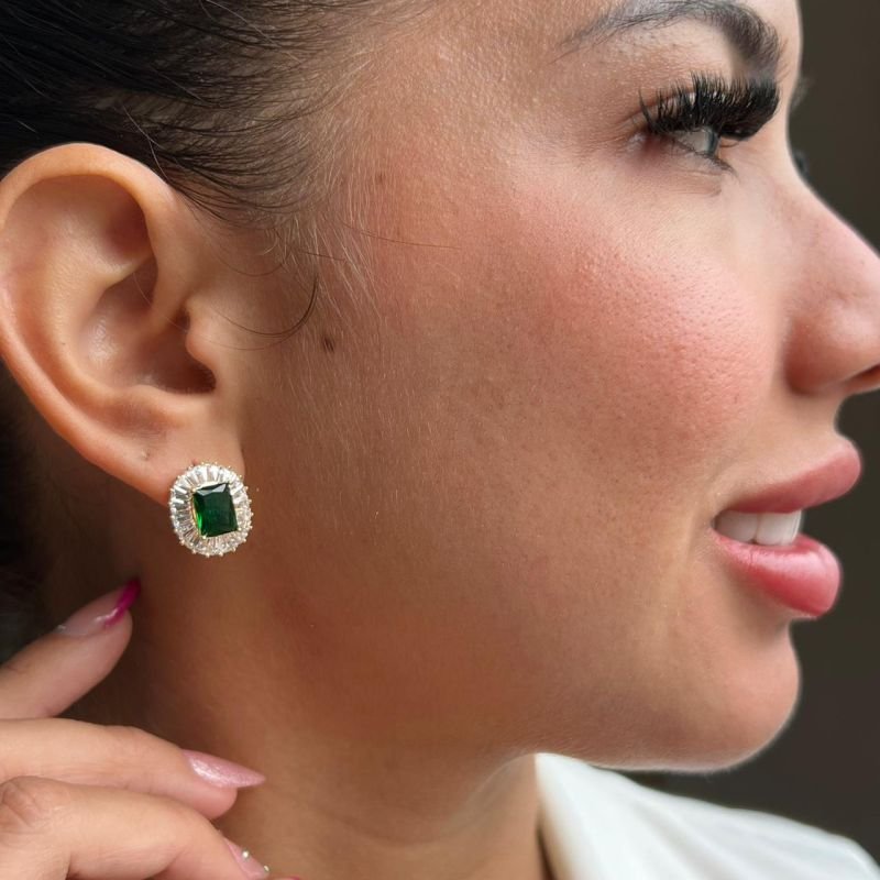 Brinco Cravejado c/ Microzircônia Biju Fina Dourado/Ródio