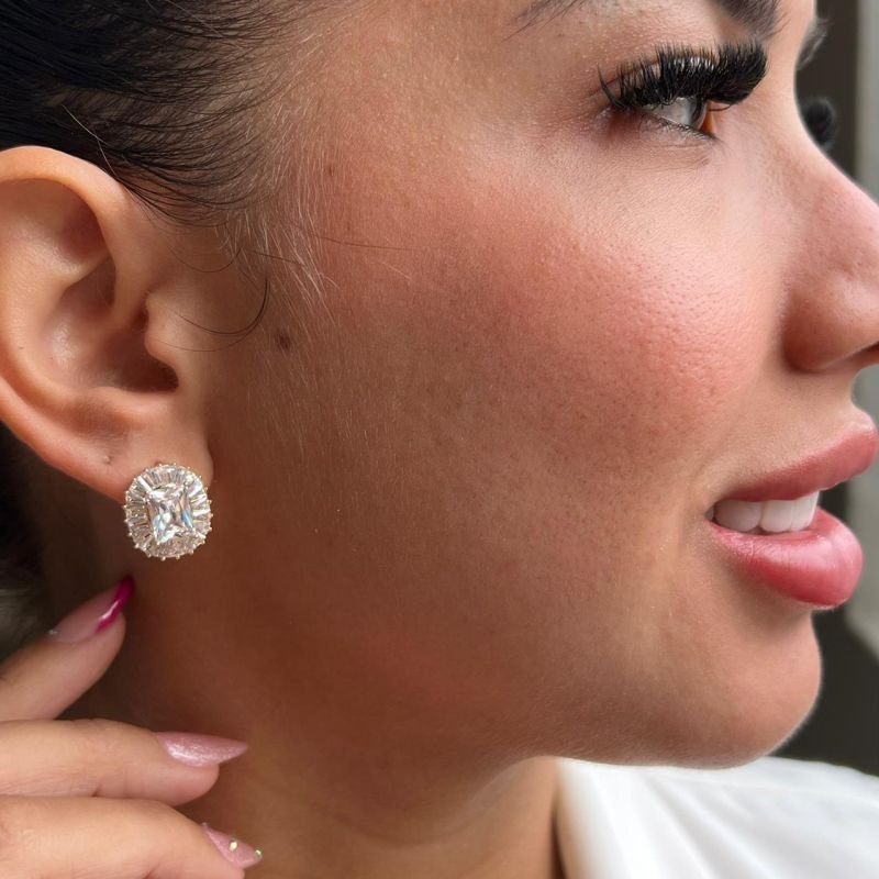 Brinco Cravejado c/ Microzircônia Biju Fina Dourado/Ródio