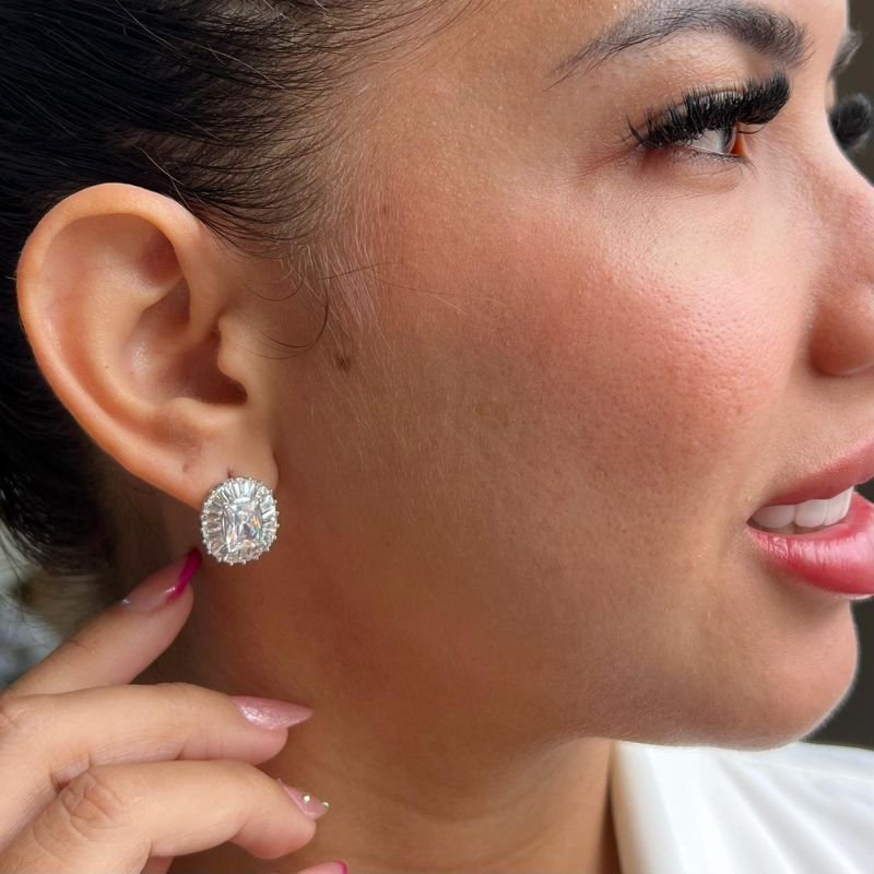 Brinco Cravejado c/ Microzircônia Biju Fina Dourado/Ródio