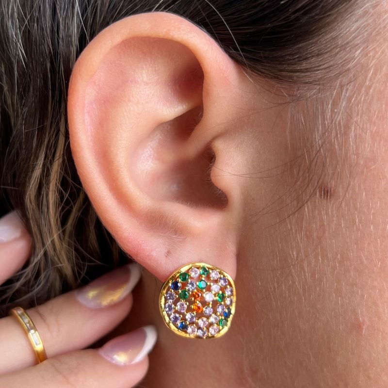 Brinco Cravejado Multicolor Banho Ouro 18k