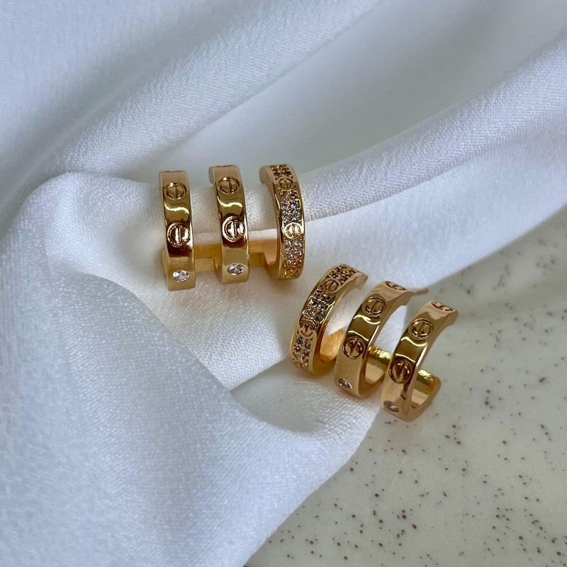 Brinco Ear Hook Biju Fina Dourado