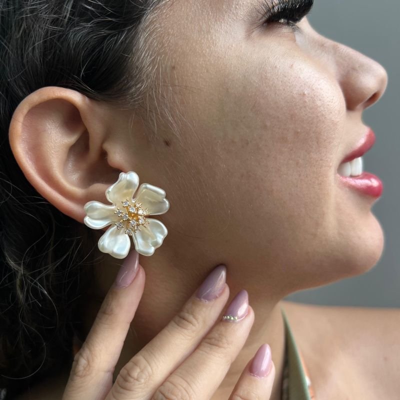 Brinco Flor Biju Fina Dourado