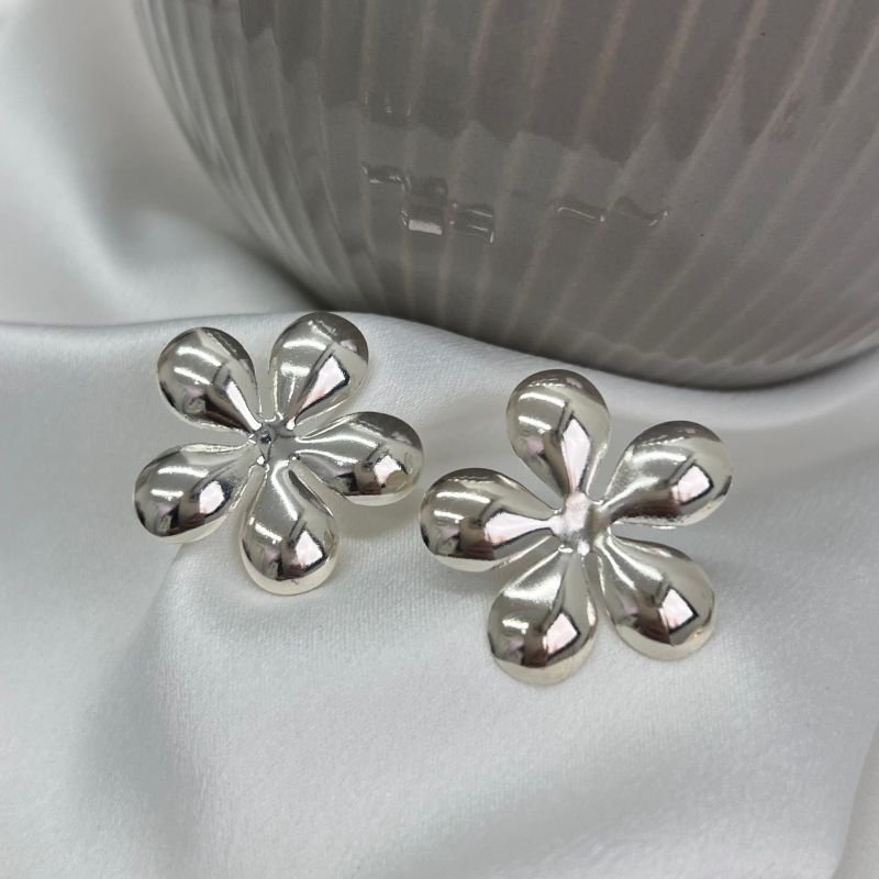 Brinco Flor Liso Banho Ouro 18k/Prata 925