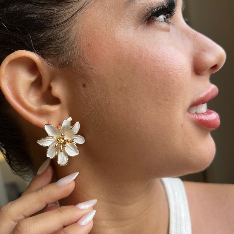 Brinco Flor Resinado Biju Fina Dourado