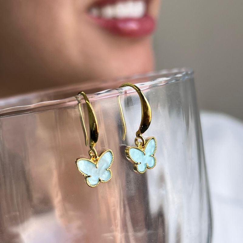 Brinco Gancho C/ Borboleta Resinada Banho Ouro 18k