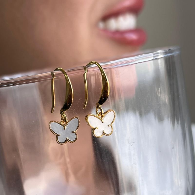 Brinco Gancho C/ Borboleta Resinada Banho Ouro 18k