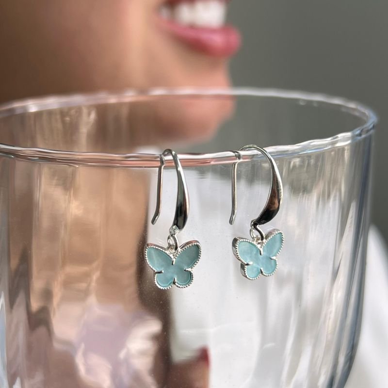 Brinco Gancho C/ Borboleta Resinada Banho Ouro 18k