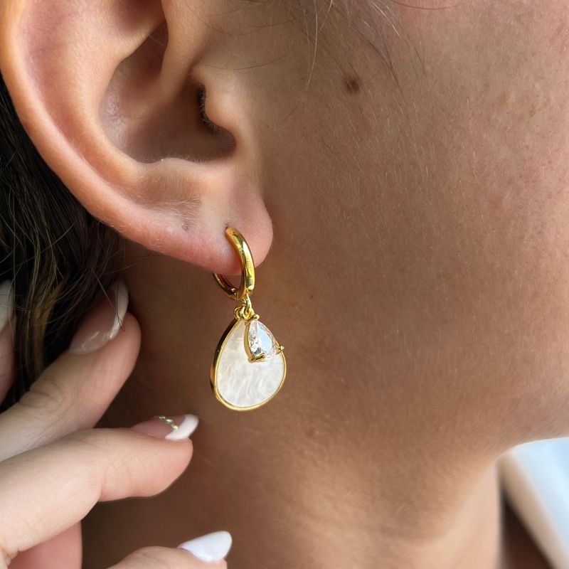 Brinco Gota c/ Madrepérola Banho Ouro 18k/Prata 925