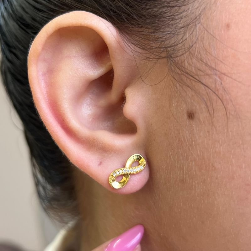 Brinco Infinito Banho Ouro 18k/Prata 925