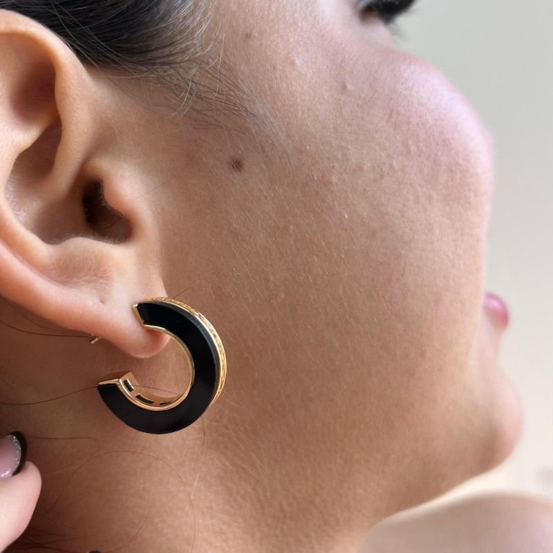 Argola Madrepérola Preto Biju Fina Dourado