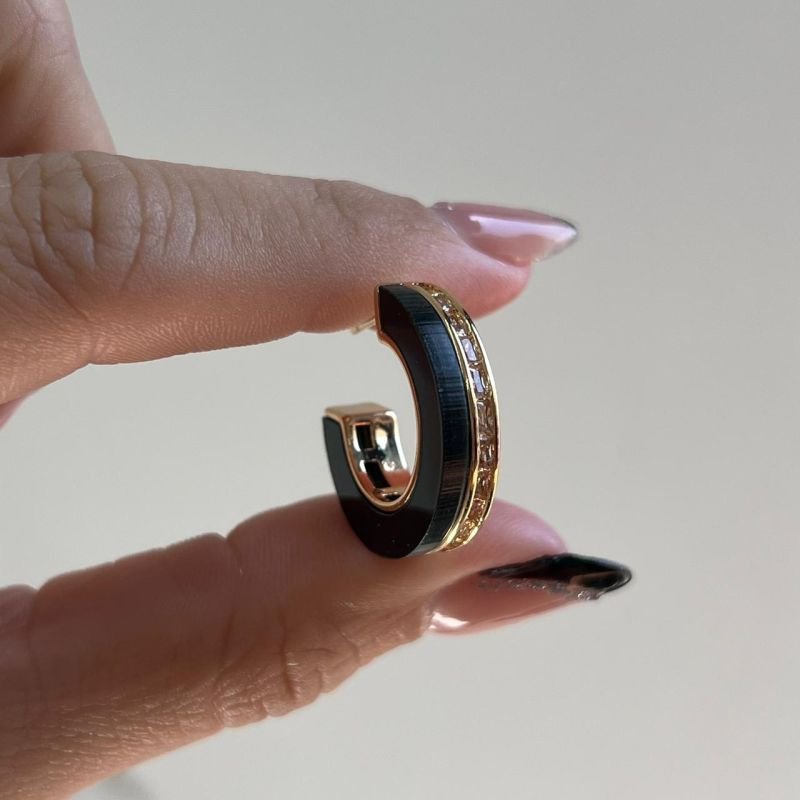 Argola Madrepérola Preto Biju Fina Dourado