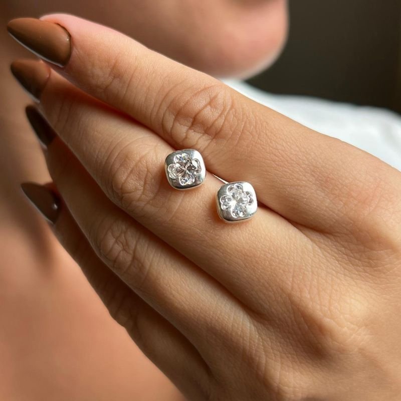 Brinco Minimalista Beatriz Trevo Em Zircônia Ouro18k/Prata 925