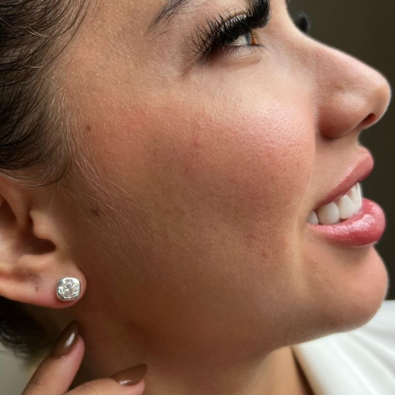 Brinco Minimalista Beatriz Trevo Em Zircônia Ouro18k/Prata 925