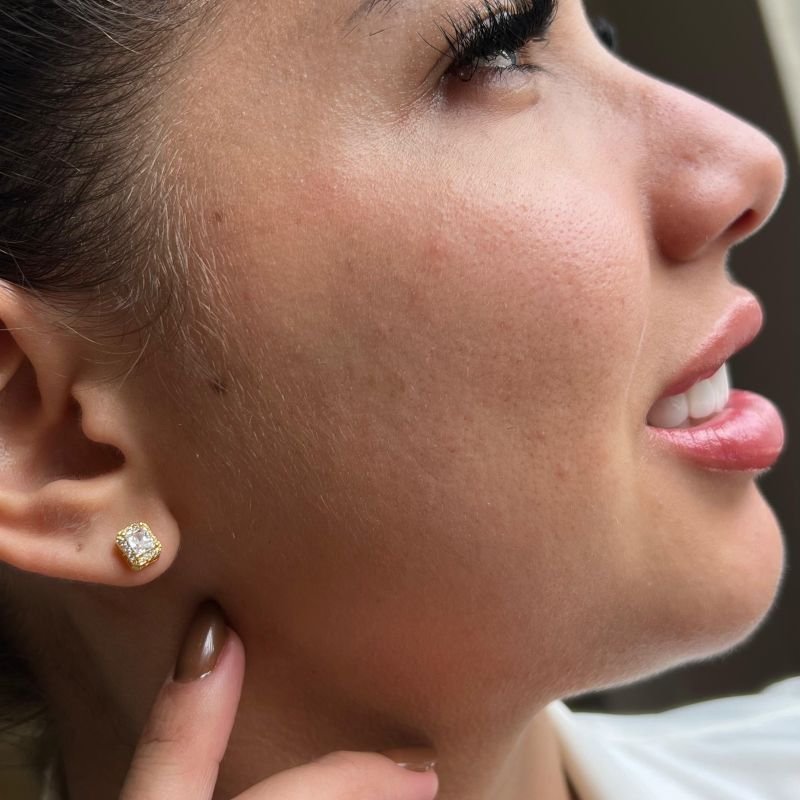 Brinco Minimalista Marcella Banho Ouro18k/Prata 925