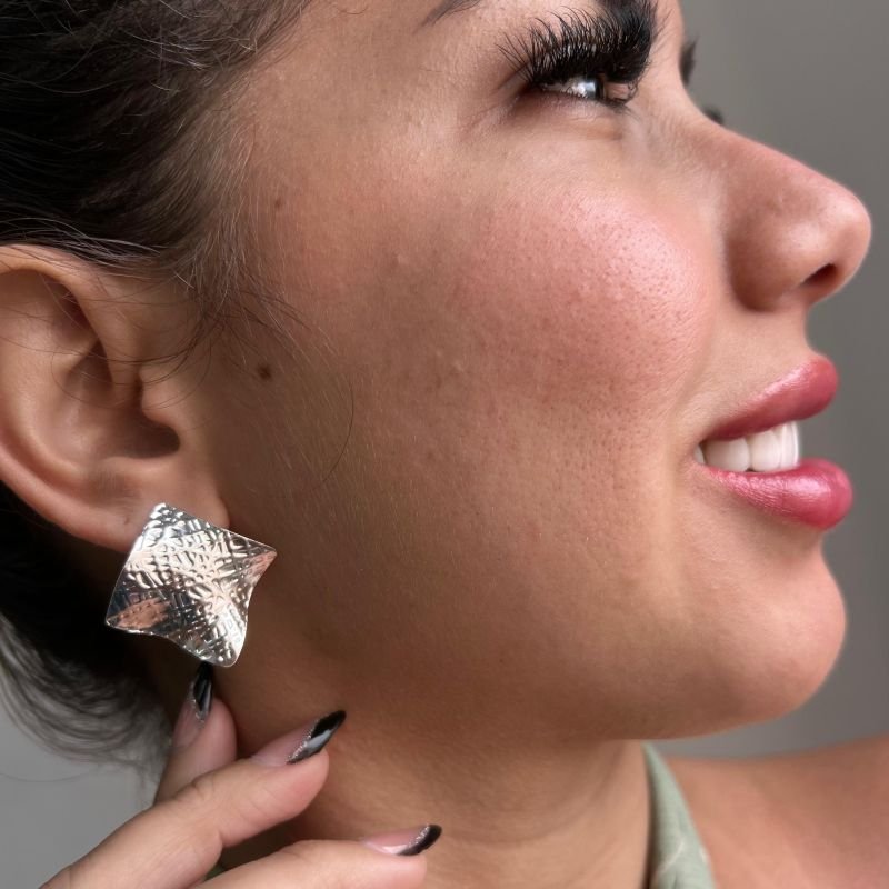 Brinco Quadrado Orgânico Banho Ouro 18k/Prata 925