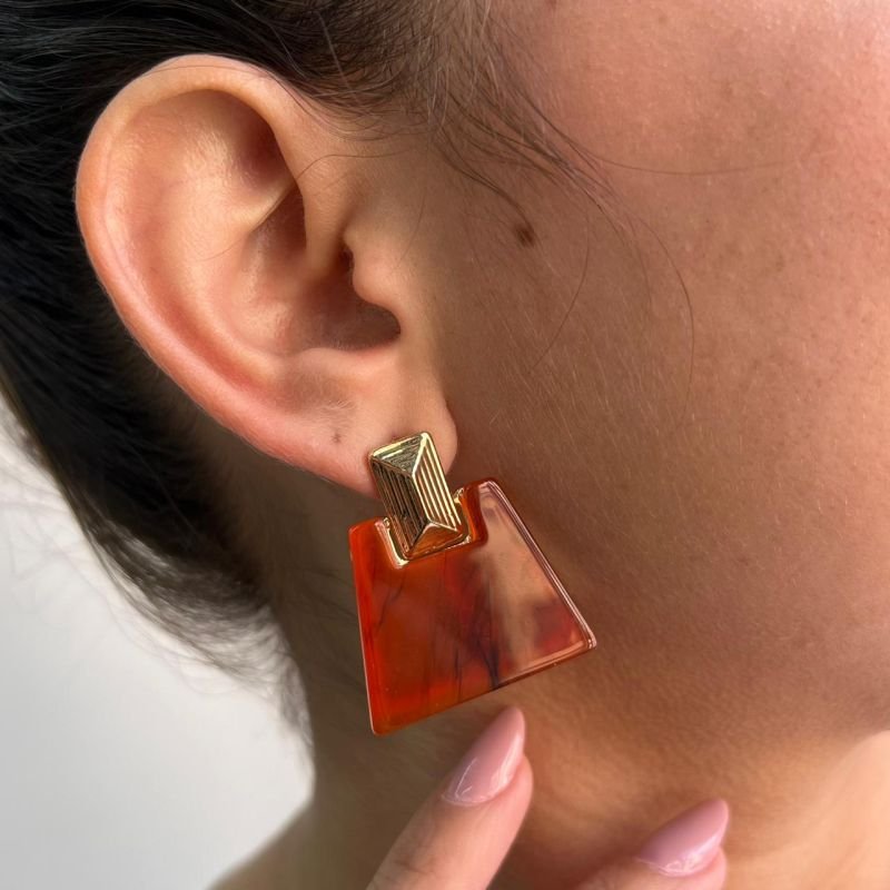 Brinco Resinado Marmorizado Marrom Biju Fina