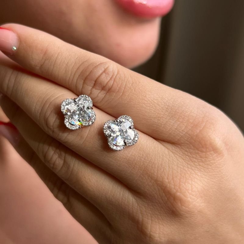 Brinco Trevo Cristal Biju Fina Dourado/Ródio