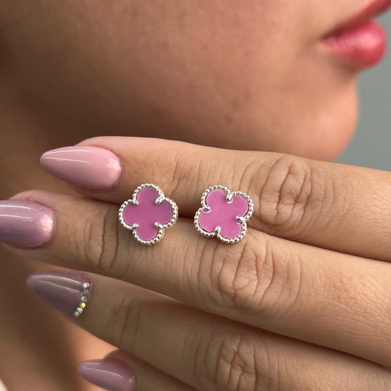 Brinco Trevo Rosa Resinado Banho Ouro 18k/Prata 925