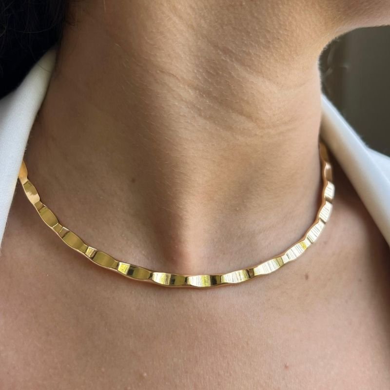 Choker Aro Rígido Ondular Biju Fina Dourado/Ródio