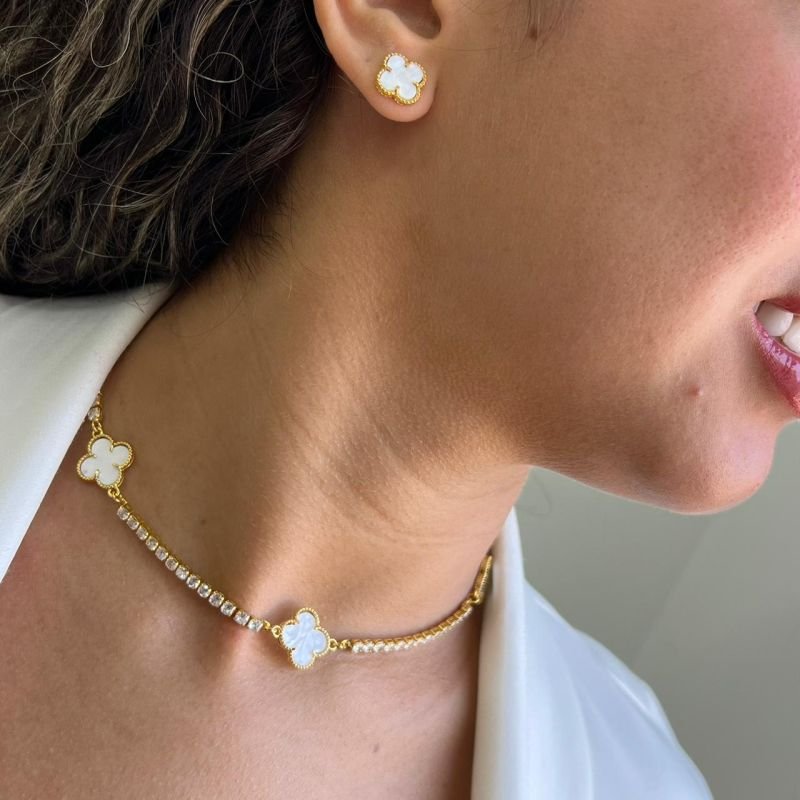 Choker Cravejada c/Trevo Banho Ouro 18k