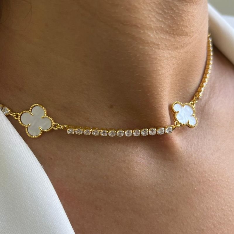 Choker Cravejada c/Trevo Banho Ouro 18k