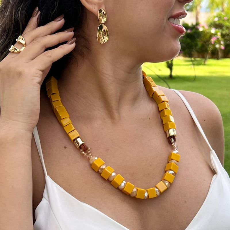 Colar Courino C/ Resina