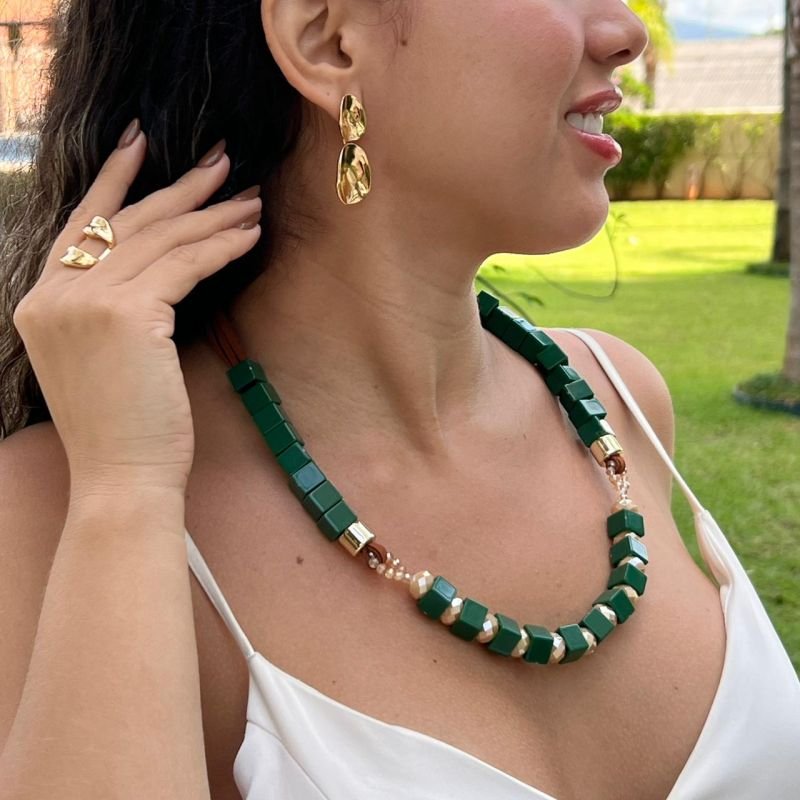 Colar Courino C/ Resina