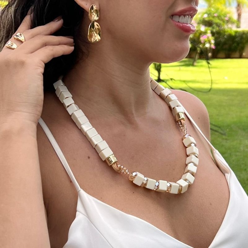 Colar Courino C/ Resina