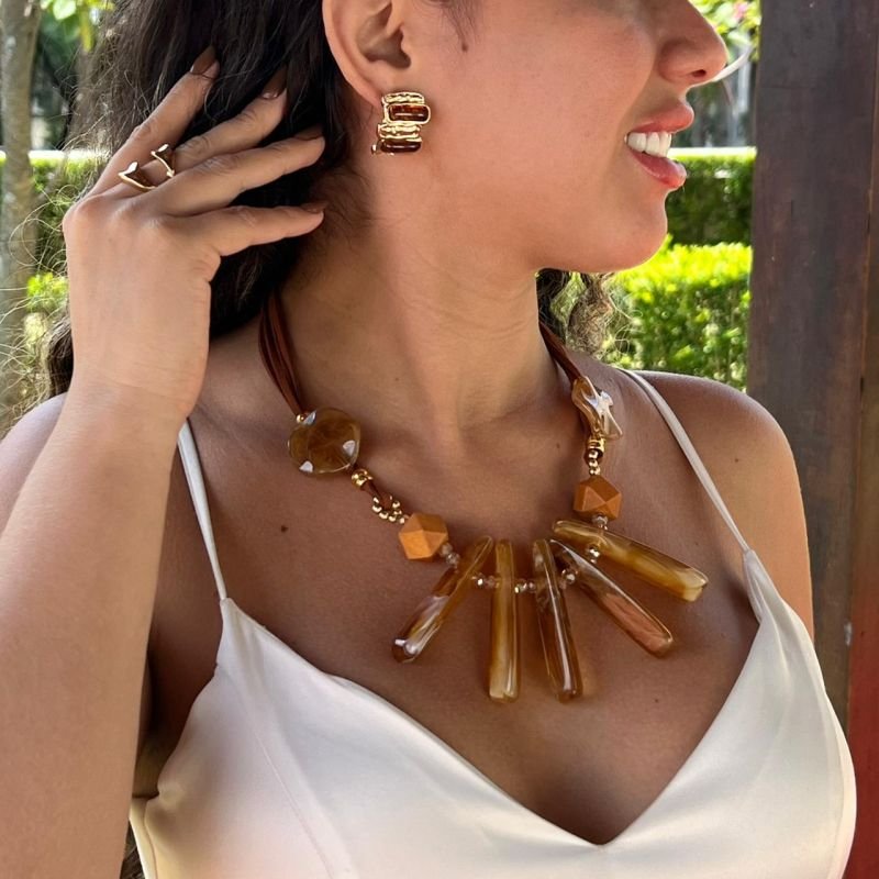 Colar Courino C/ Resina