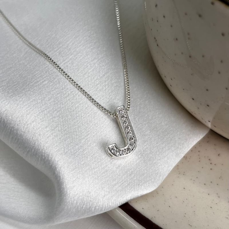 Colar Inicial J Cravejado Banho Ouro 18k/Prata 925
