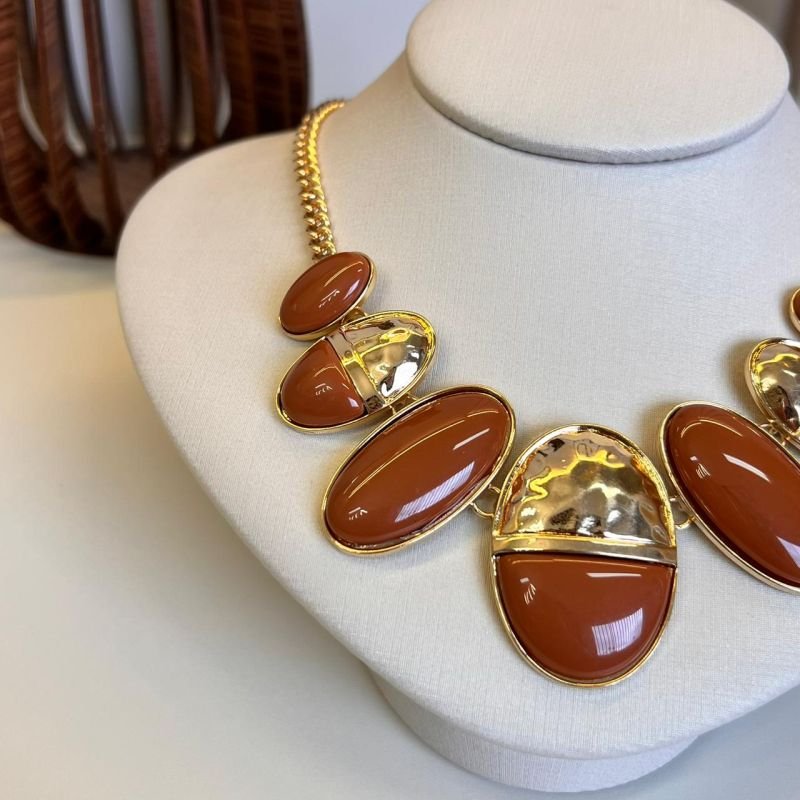 Colar Resinado Biju Fina Dourado