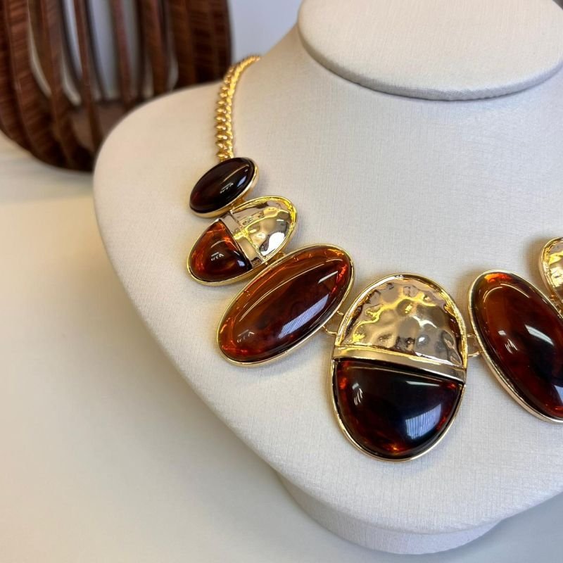 Colar Resinado Biju Fina Dourado