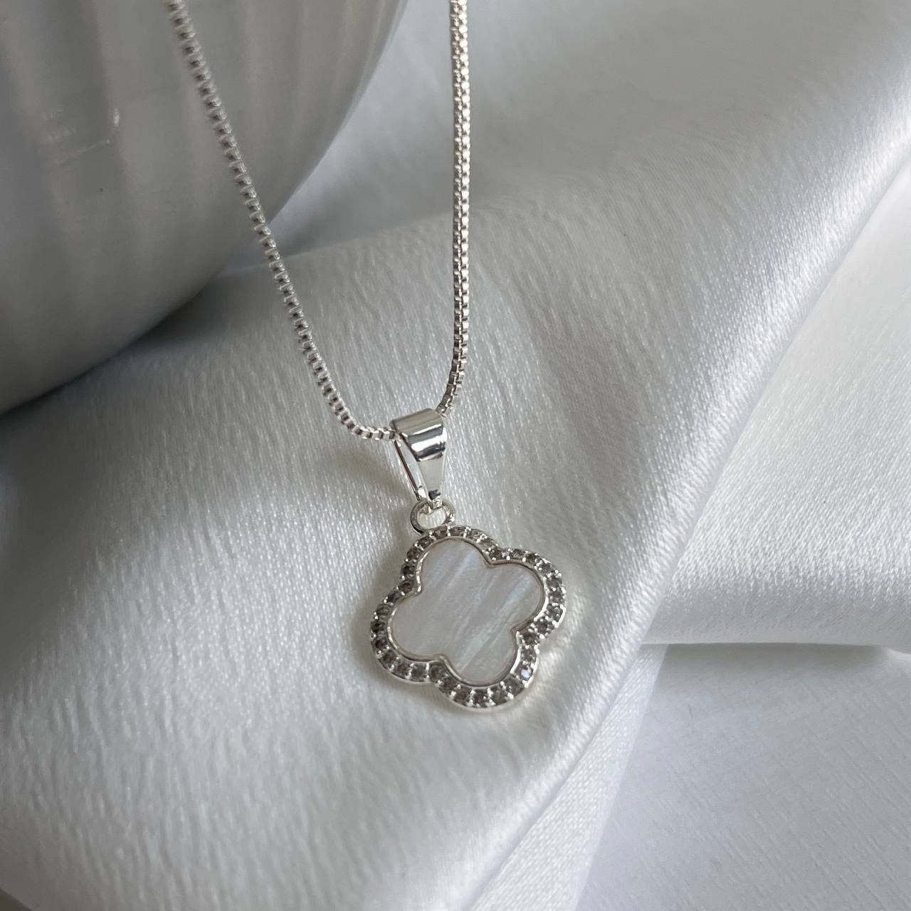 Colar Trevo C/ Madrepérola Banho Ouro 18k/Prata 925