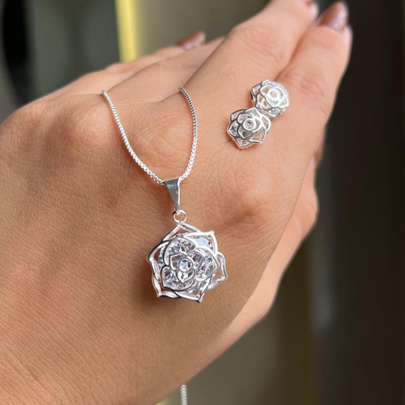 Conjunto Colar + Brinco Flor Banho Ouro18k/Prata 925