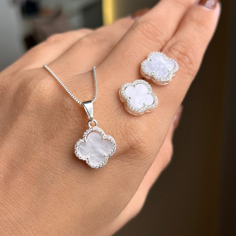 Conjunto Colar + Brinco Trevo Banho Ouro18k/Prata 925