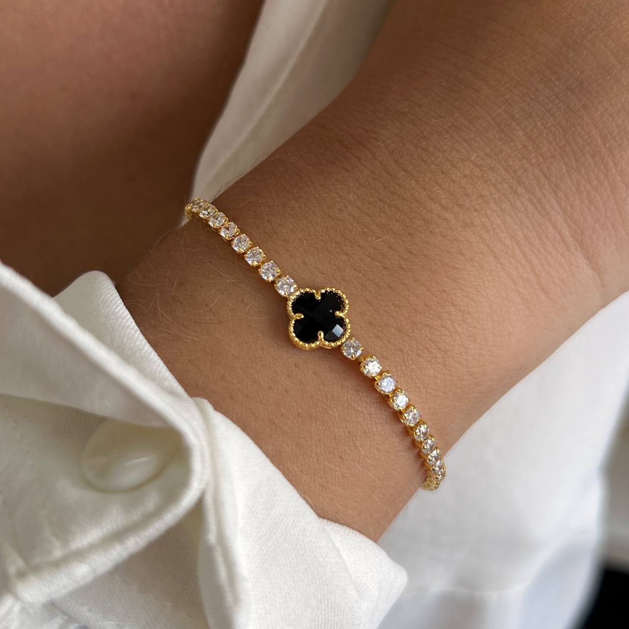 Pulseira Trevo em Pedra Cristal Banho Ouro 18k