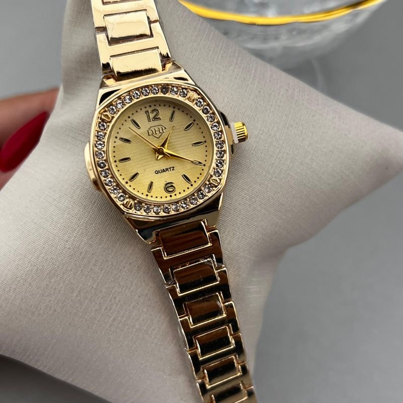 Relógio Dourado Cravejado Linha Premium