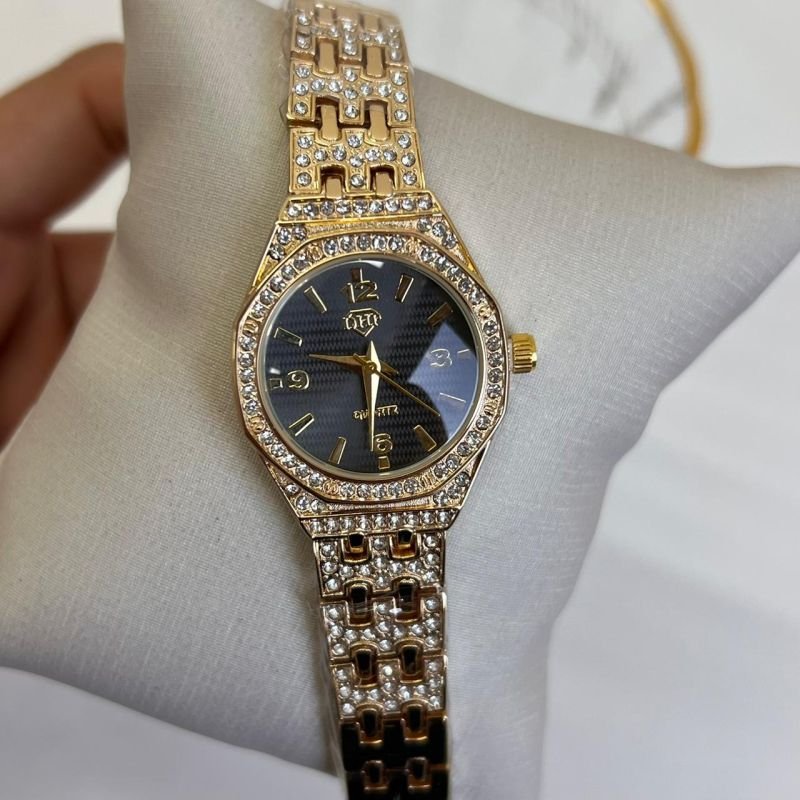 Relógio Feminino Cravejado Dourado c/ Preto Linha Premium