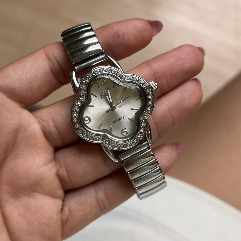 Relógio Trevo Resinado C/ Fundo Perolado Feminino Linha Premium